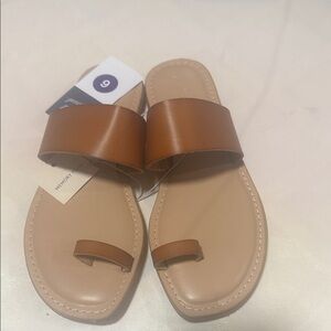 UNIVERSAL THREAD Tan Slide Sandals 6, 6.5, 7